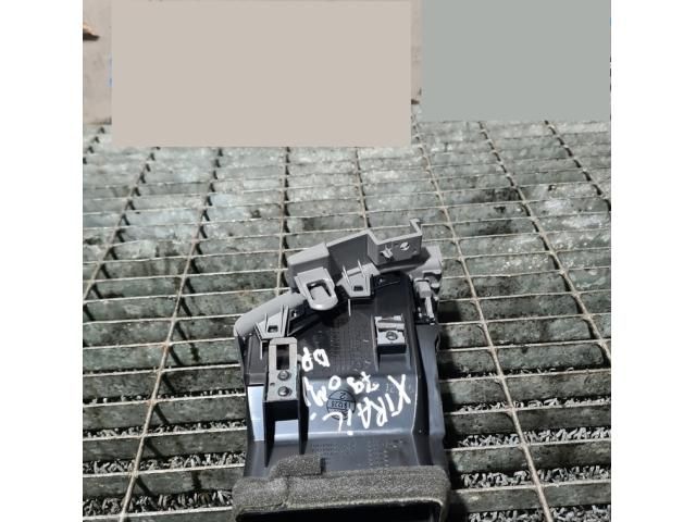 bontott NISSAN X-TRAIL II Középső Szellőző