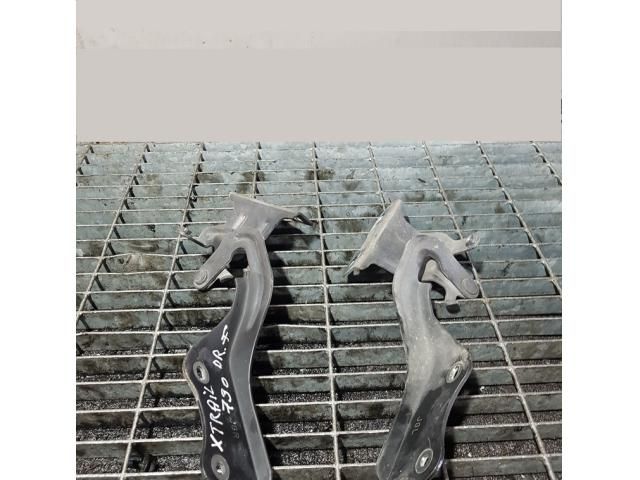 bontott NISSAN X-TRAIL II Motorháztető Zsanér Pár