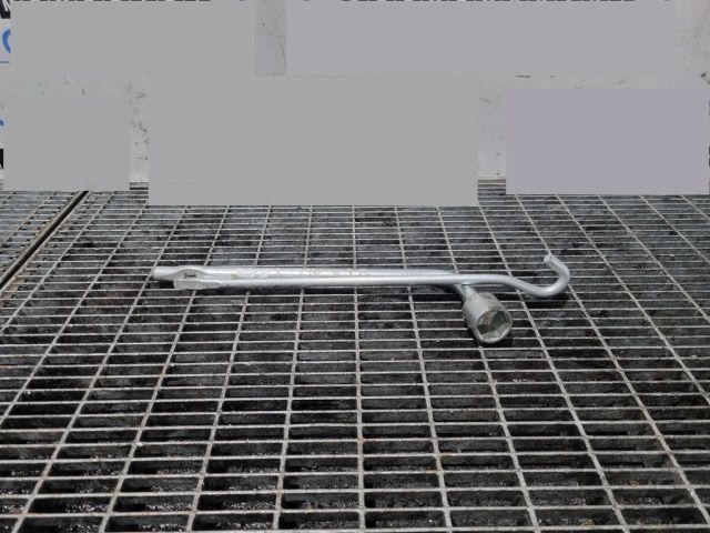 bontott NISSAN X-TRAIL II Szerszámkészlet