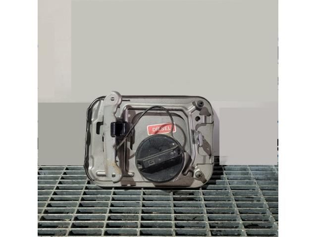 bontott NISSAN X-TRAIL II Tankajtó