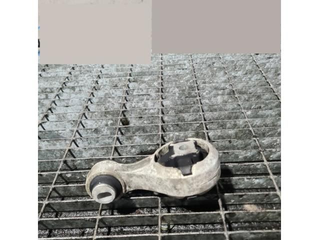 bontott NISSAN X-TRAIL II Tartó Bak