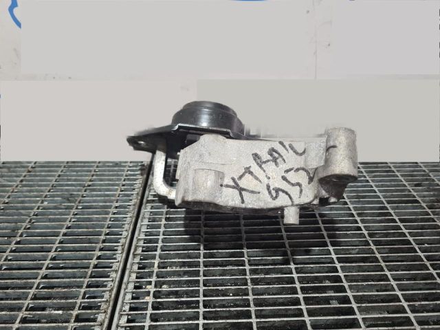 bontott NISSAN X-TRAIL II Tartó Bak