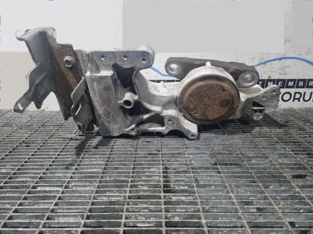 bontott NISSAN X-TRAIL II Tartó Bak