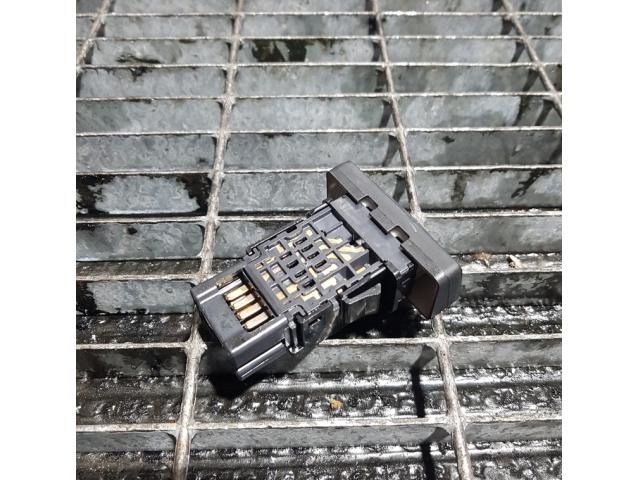 bontott NISSAN X-TRAIL II Vészvillogó Kapcsoló