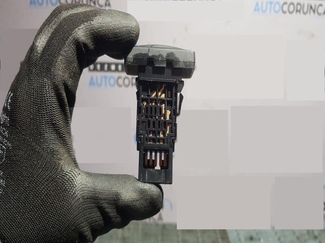 bontott NISSAN X-TRAIL II Vészvillogó Kapcsoló