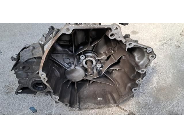 bontott NISSAN X-TRAIL III Váltó (Mechanikus)