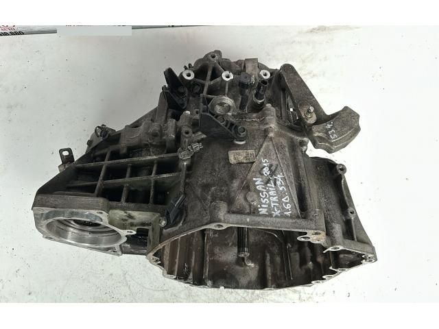 bontott NISSAN X-TRAIL III Váltó (Mechanikus)