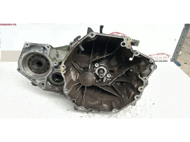 bontott NISSAN X-TRAIL III Váltó (Mechanikus)