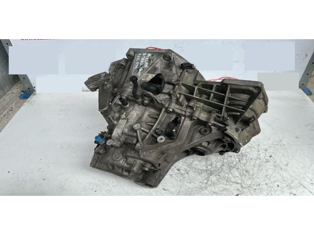 bontott NISSAN X-TRAIL III Váltó (Mechanikus)