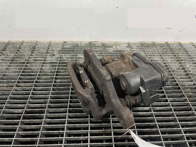 bontott NISSAN X-TRAIL III Bal hátsó Féknyereg Munkahengerrel