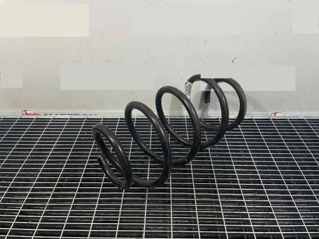 bontott NISSAN X-TRAIL III Első Rugó