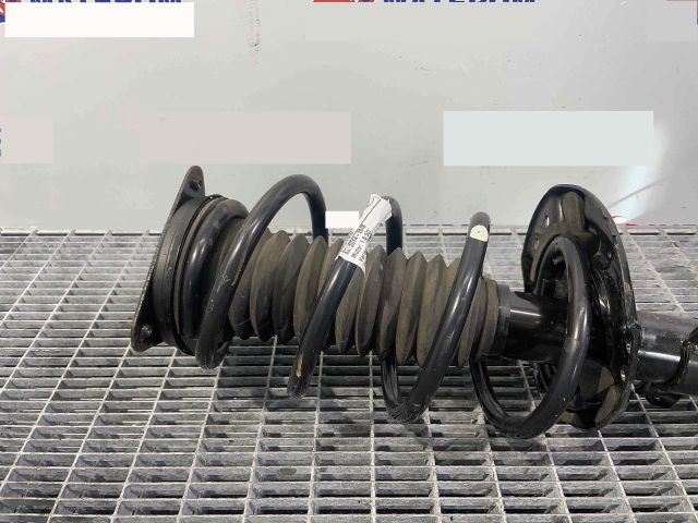 bontott NISSAN X-TRAIL III Első Rugó