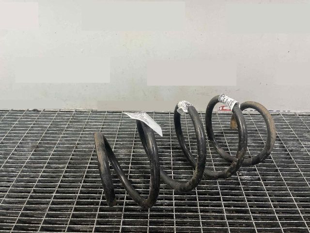 bontott NISSAN X-TRAIL III Első Rugó