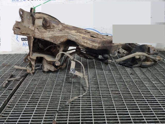 bontott NISSAN X-TRAIL III Jobb hátsó Csonkállvány