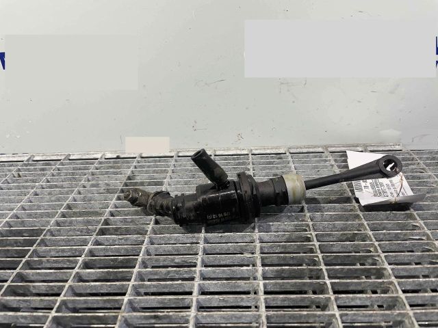 bontott NISSAN X-TRAIL III Kuplung Munkahenger