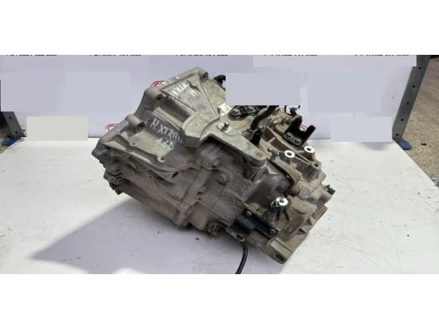 bontott NISSAN X-TRAIL III Váltó (Mechanikus)