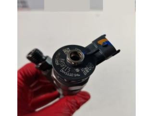 bontott NISSAN X-TRAIL III Porlasztó (1 db)