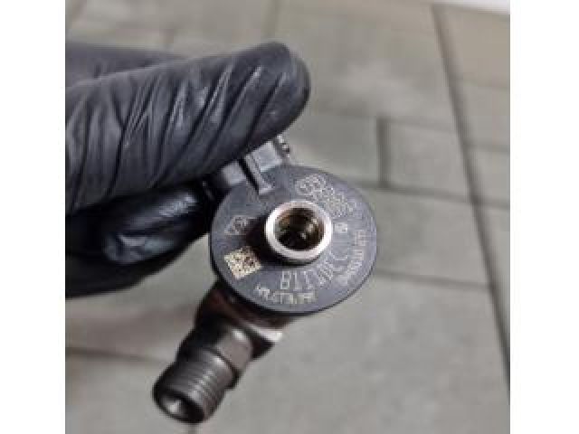 bontott NISSAN X-TRAIL III Porlasztó (1 db)