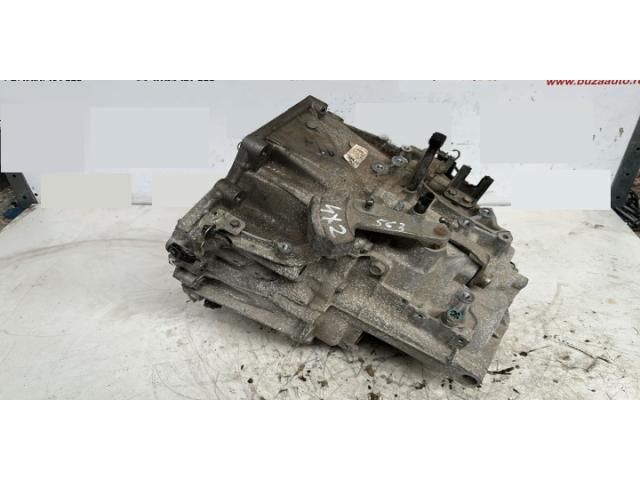 bontott NISSAN X-TRAIL III Váltó (Mechanikus)