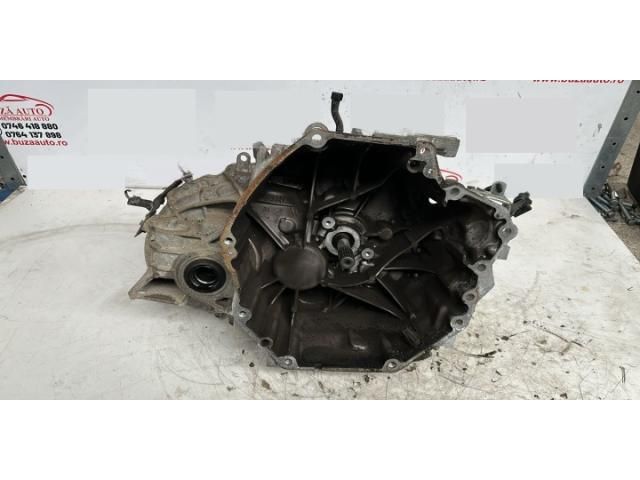 bontott NISSAN X-TRAIL III Váltó (Mechanikus)