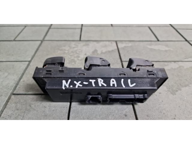 bontott NISSAN X-TRAIL III Ablakemelő Kapcsoló Négyes / Kettes