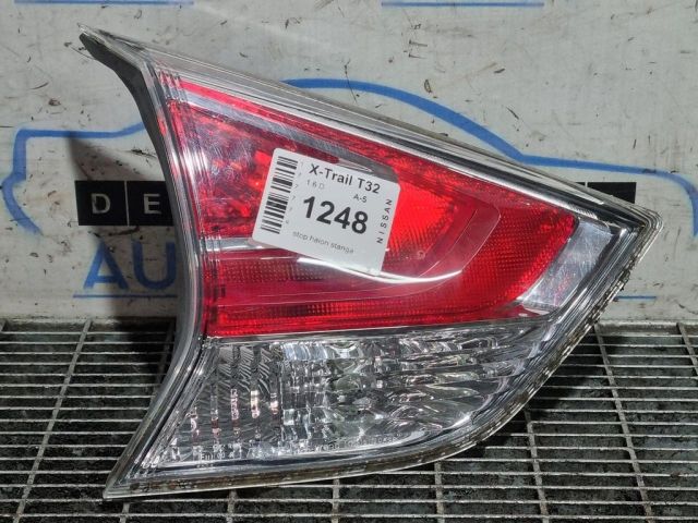 bontott NISSAN X-TRAIL III Bal Belső Hátsó Lámpa