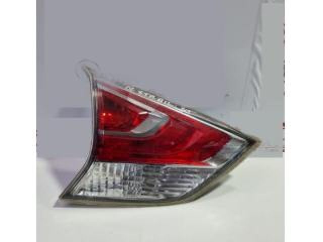 bontott NISSAN X-TRAIL III Bal Belső Hátsó Lámpa