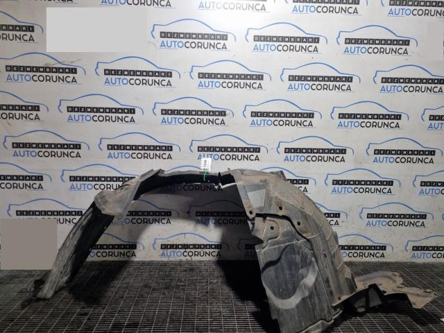 bontott NISSAN X-TRAIL III Bal első Dobbetét (Kerékjárati, Műanyag)