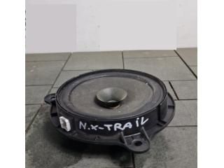 bontott NISSAN X-TRAIL III Bal első Hangszóró