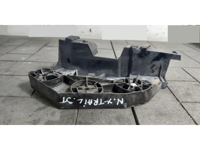 bontott NISSAN X-TRAIL III Bal Fényszóró Tartó