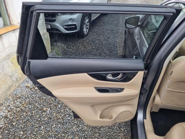 bontott NISSAN X-TRAIL III Bal hátsó Ajtó (Üres lemez)