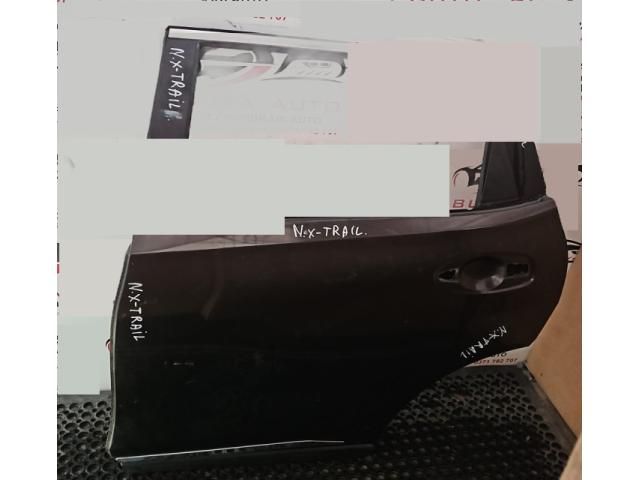 bontott NISSAN X-TRAIL III Bal hátsó Ajtó (Üres lemez)