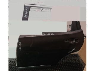 bontott NISSAN X-TRAIL III Bal hátsó Ajtó (Üres lemez)