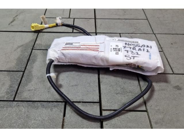 bontott NISSAN X-TRAIL III Bal Oldallégzsák