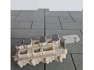 bontott NISSAN X-TRAIL III Biztosítéktábla Utastér