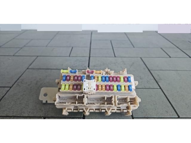 bontott NISSAN X-TRAIL III Biztosítéktábla Utastér