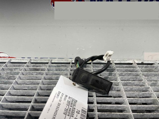 bontott NISSAN X-TRAIL III Csomagtérajtó Kilincs