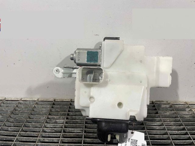 bontott NISSAN X-TRAIL III Csomagtérajtó Ütköző