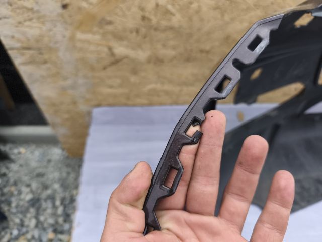 bontott NISSAN X-TRAIL III Első Lökhárító (Üresen)