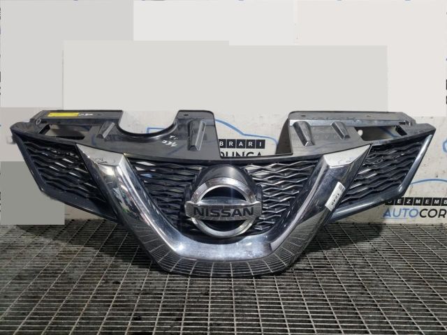 bontott NISSAN X-TRAIL III Hűtőrács