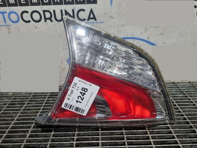 bontott NISSAN X-TRAIL III Jobb Belső Hátsó Lámpa