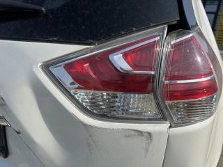 bontott NISSAN X-TRAIL III Jobb Belső Hátsó Lámpa