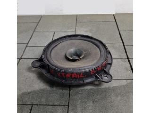 bontott NISSAN X-TRAIL III Jobb első Hangszóró