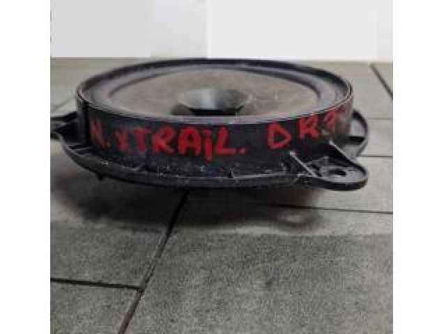 bontott NISSAN X-TRAIL III Jobb első Hangszóró