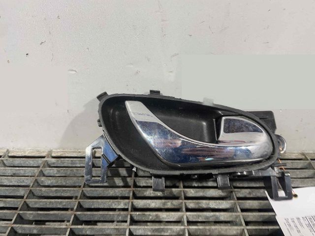 bontott NISSAN X-TRAIL III Jobb első Külső Kilincs