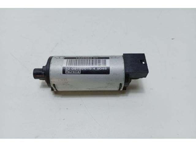 bontott NISSAN X-TRAIL III Jobb első Ülés Állító Motor