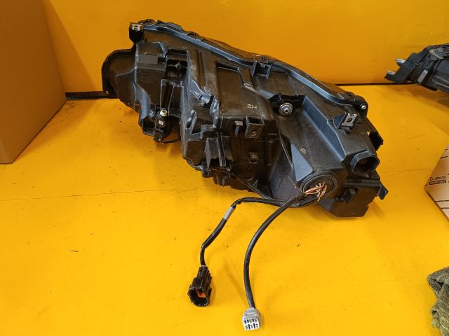 bontott NISSAN X-TRAIL III Jobb Fényszóró