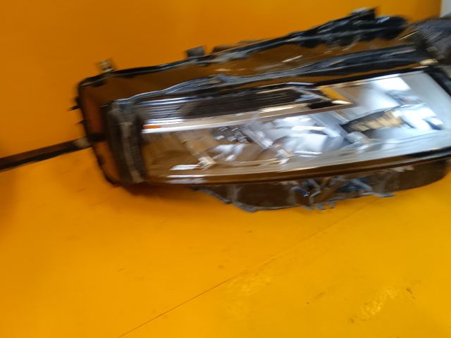 bontott NISSAN X-TRAIL III Jobb Fényszóró