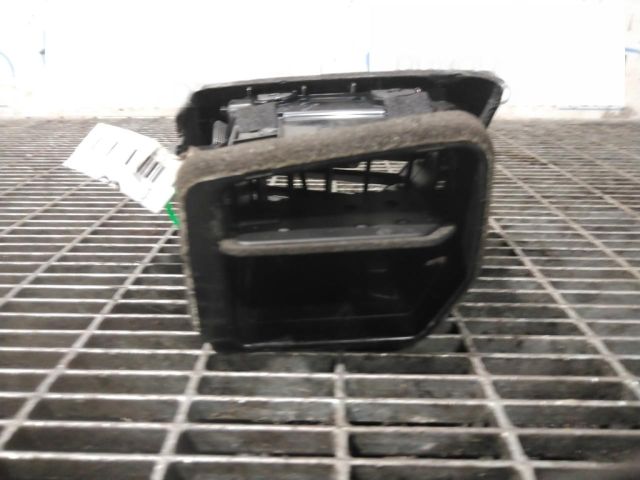 bontott NISSAN X-TRAIL III Jobb Szellőző