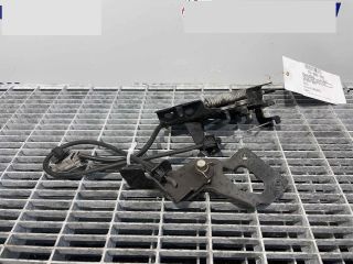 bontott NISSAN X-TRAIL III Motorháztető Zárszerkezet